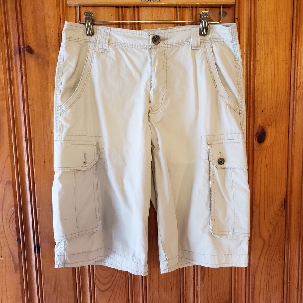 Tommy Hilfiger Khaki Cargo Shorts 16